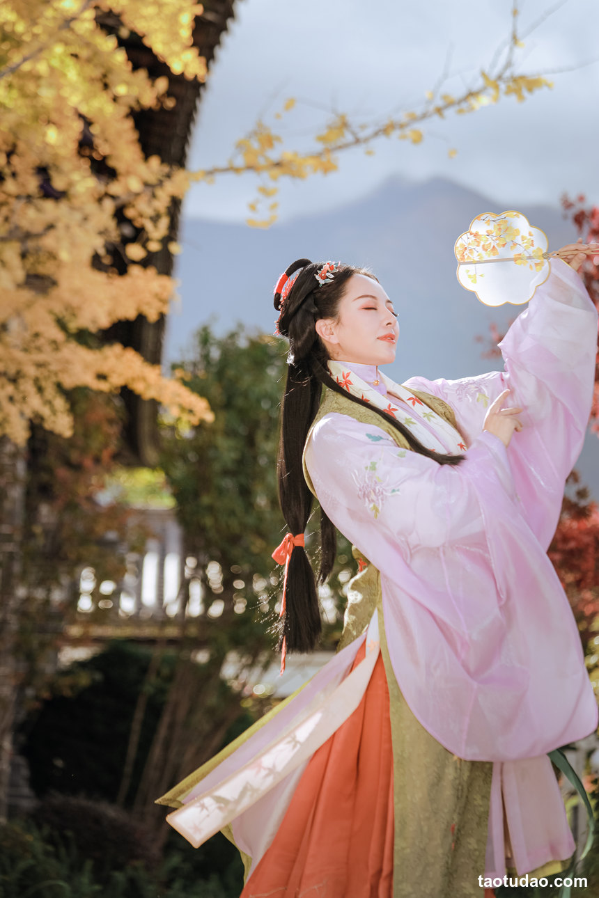 图片[2]-[YITUYU艺图语]2022.07.21 杜鹃词 末瑾[21+1P／279MB]-绅士图