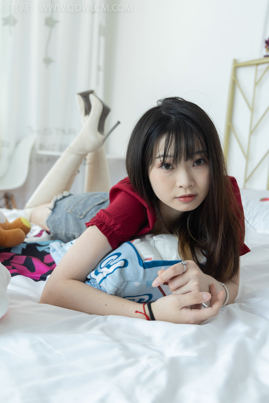 物恋传媒 No.1740 挽挽-夜的第七章 / 158P1V-4.00GB / 丝袜丝足-绅士图
