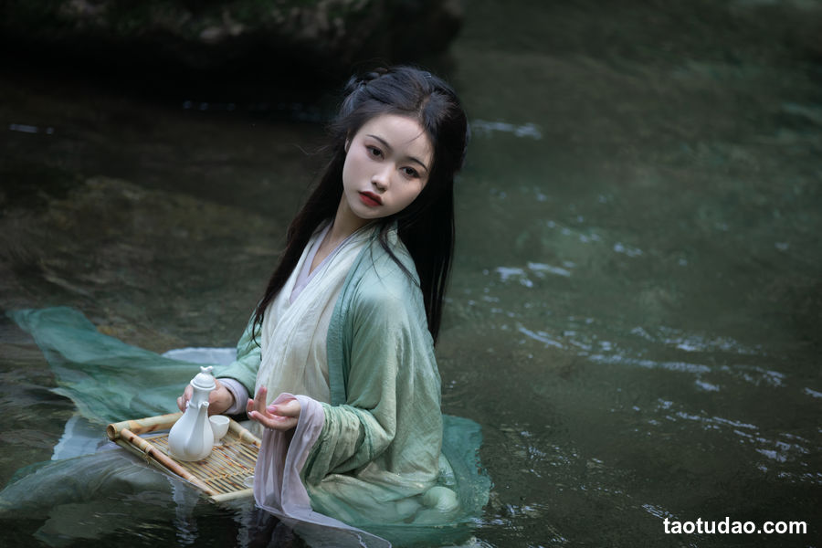 图片[4]-[YITUYU艺图语]2023.02.11 青山 梨一依[24+1P／297MB]-绅士图