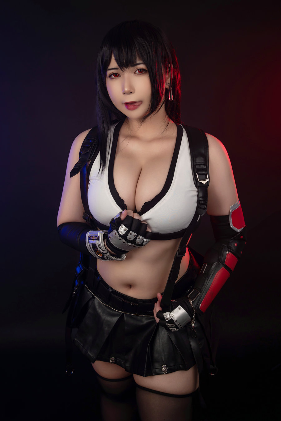 Uy Uy - Tifa Lockhart / 88P9V-942MB / cos萌妹-绅士图
