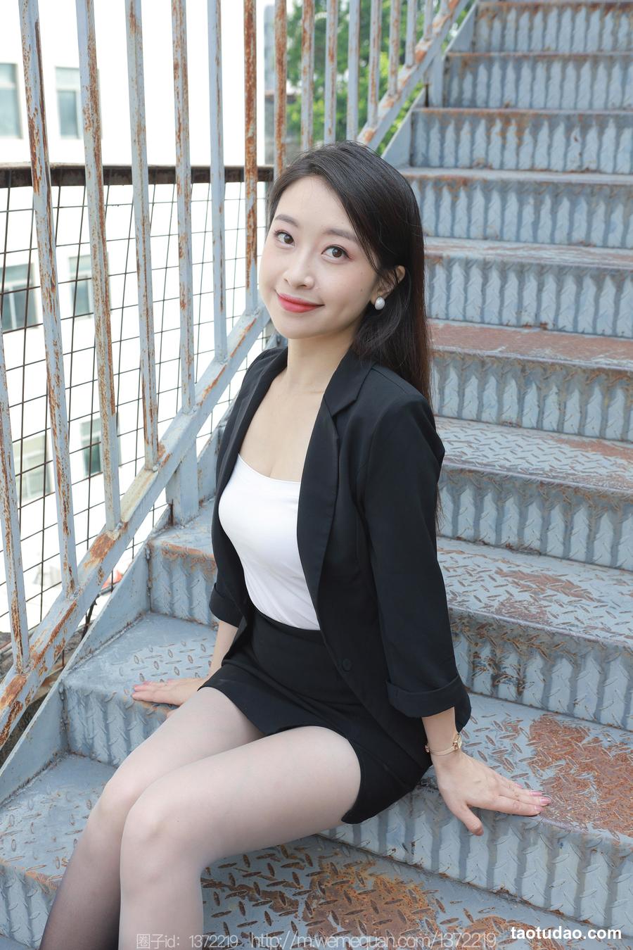 图片[4]-[IESS异思趣向] 2023.09.28 丝享家 1545 小婕《黑白灰渐变》[84P-115.6M]-绅士图