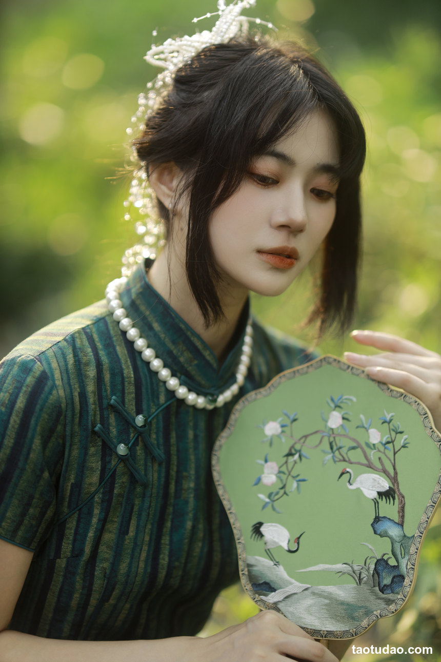 图片[2]-[YITUYU艺图语]2022.11.05 绿意旗袍 Elikaka[35+1P／357MB]-绅士图