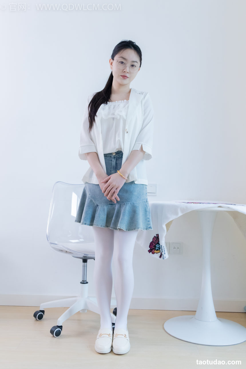 图片[2]-物恋传媒 NO.2246 美兔-皮鞋、厚白丝、皮筋绑脚老头乐挠脚剧情[151P-1V-4.33G]-绅士图