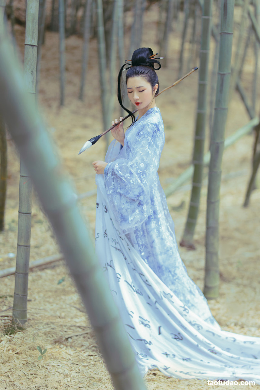 图片[4]-[YITUYU艺图语]2022.08.24 笔仙 君心蓝[21+1P／378MB]-绅士图