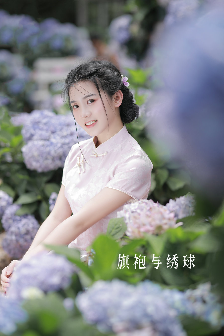 / YITUYU /艺图语 2022.07.25 旗袍与绣球 Dear-郑同学 / 35P-664MB / 机构-艺库