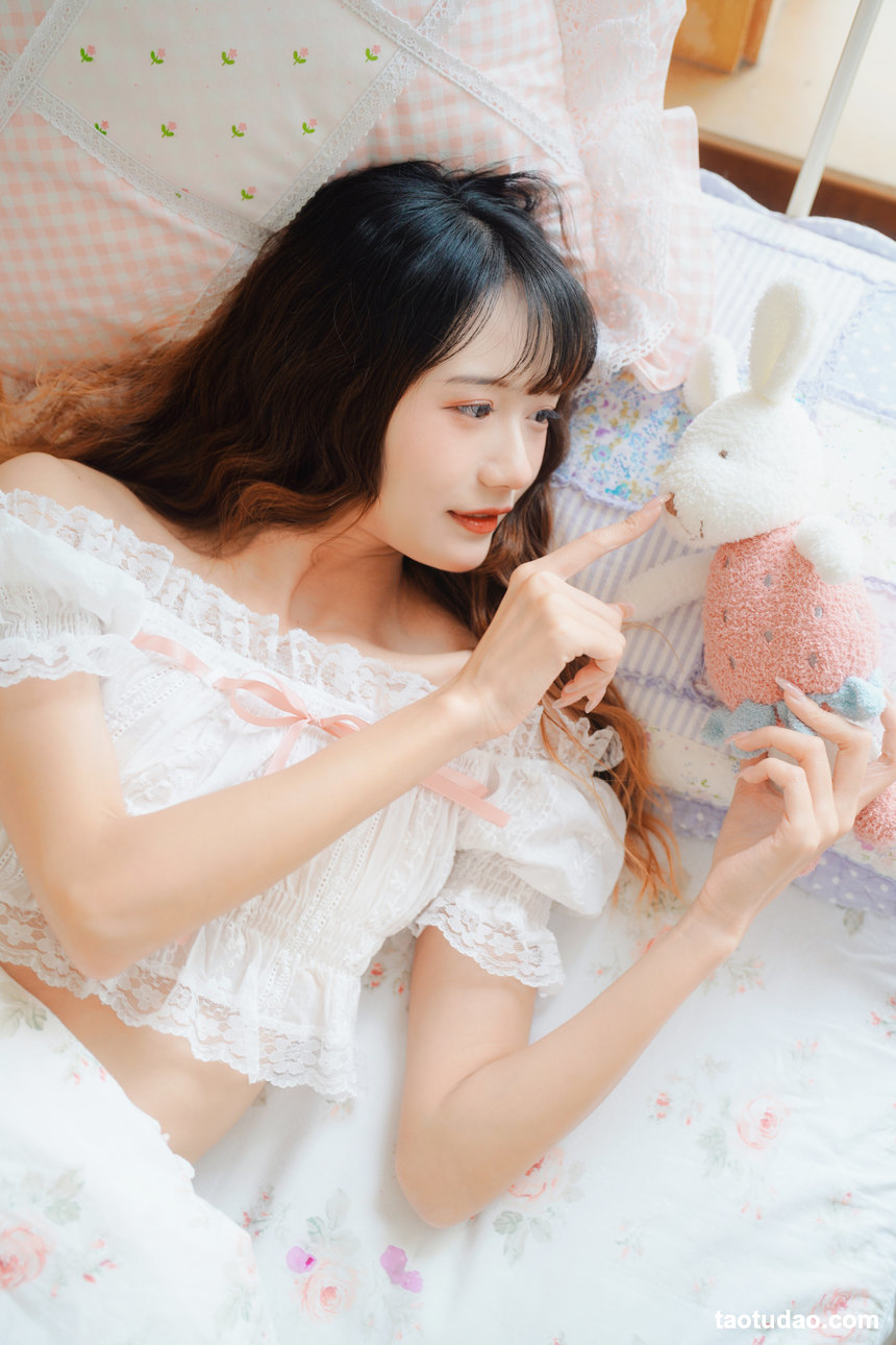 图片[2]-[YITUYU艺图语]2022.04.22 居家少女 兔子Zzz不吃胡萝卜[33+1P／371MB]-绅士图