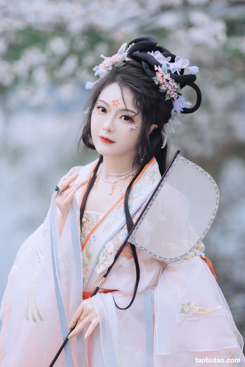 图片[2]-[YITUYU艺图语]2022.06.24 彩色迷宫 兔子Zzz不吃胡萝卜[31+1P／333MB]-绅士图