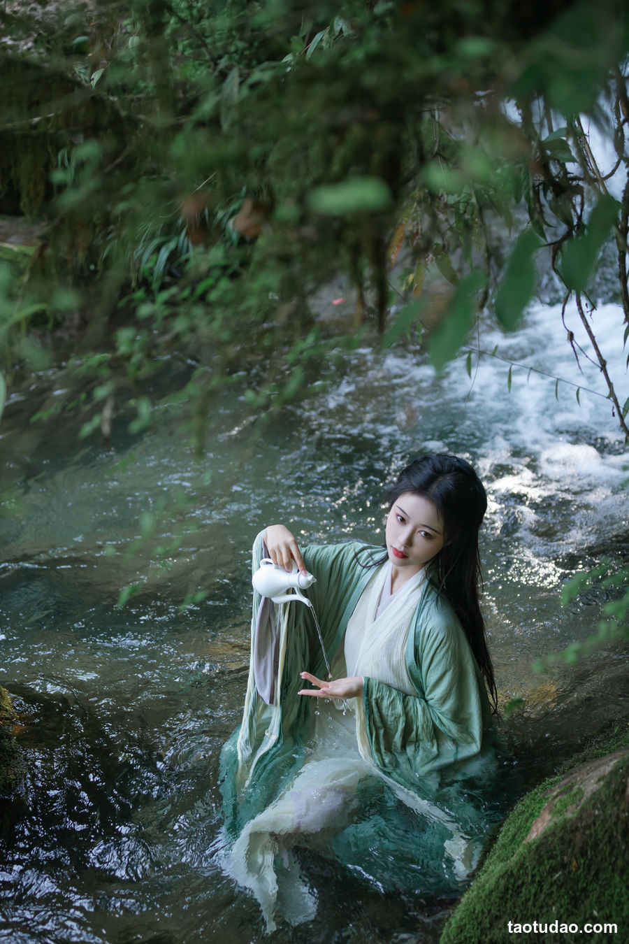 图片[2]-[YITUYU艺图语]2023.02.11 青山 梨一依[24+1P／297MB]-绅士图