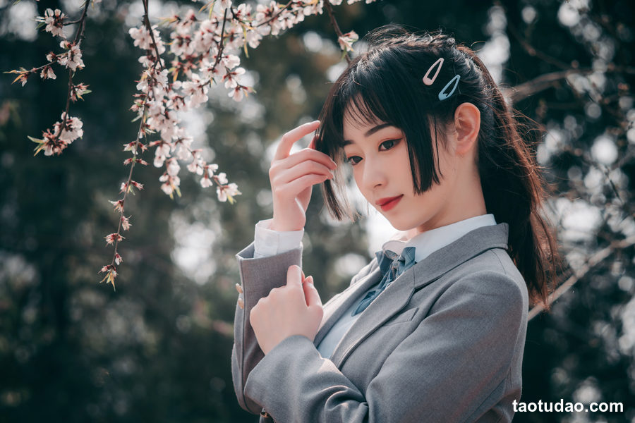 图片[3]-[YITUYU艺图语]2023.04.14 灰色JK 桃墨公子x [21+1P／194MB]-绅士图