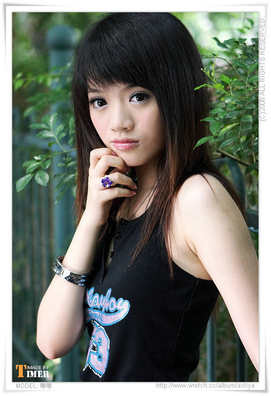 台湾清纯美女蒂蒂＠至善園外拍写真 / 44P/25MB / 美图集锦-绅士图