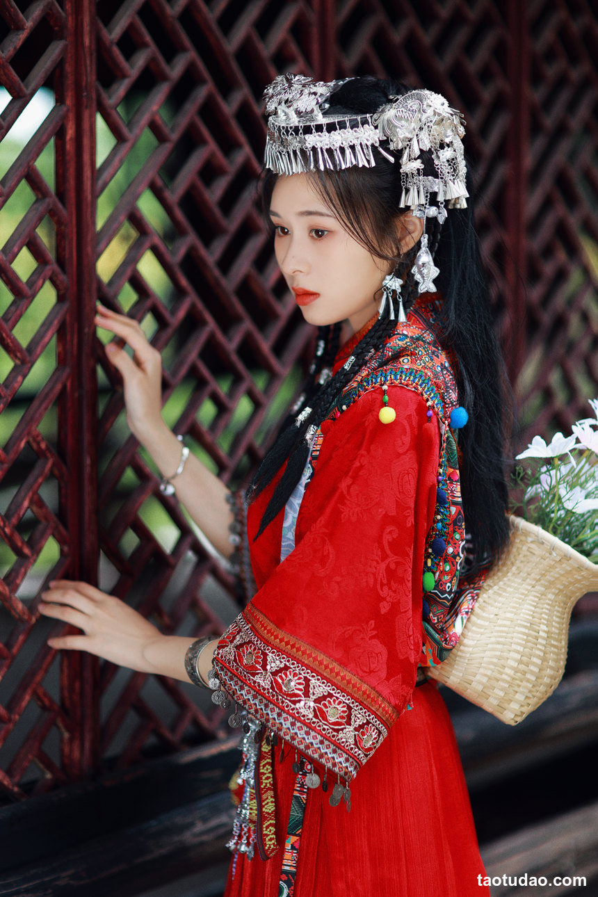 图片[3]-[YITUYU艺图语]2022.10.15 苗疆少女 思思[19+1P／286MB]-绅士图