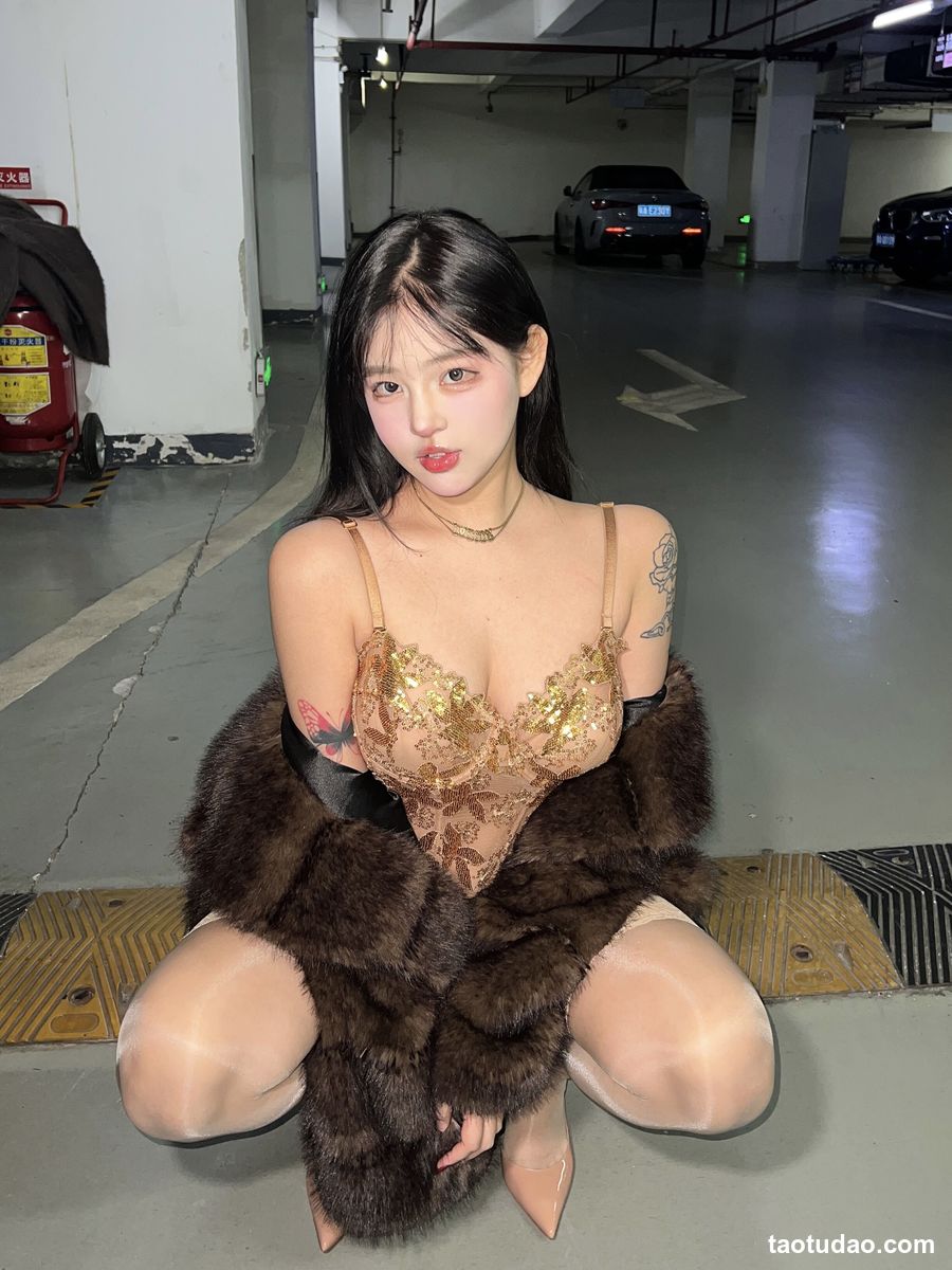 图片[2]-小u优优子 – 貂皮大衣 [50P-43MB]-绅士图