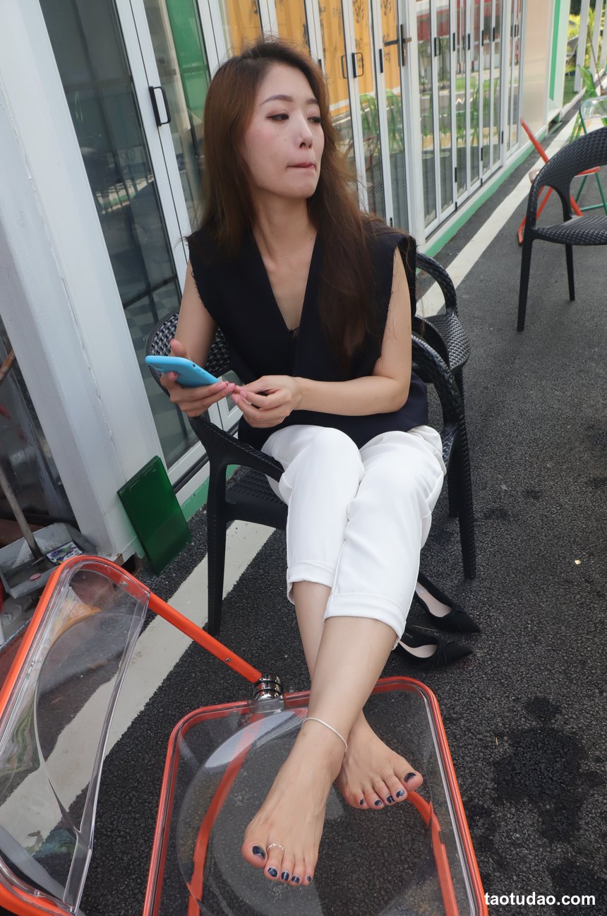 图片[2]-Pary摄影 NO.034 新模女神小婷的37码美脚绝版[150P／836MB]-绅士图