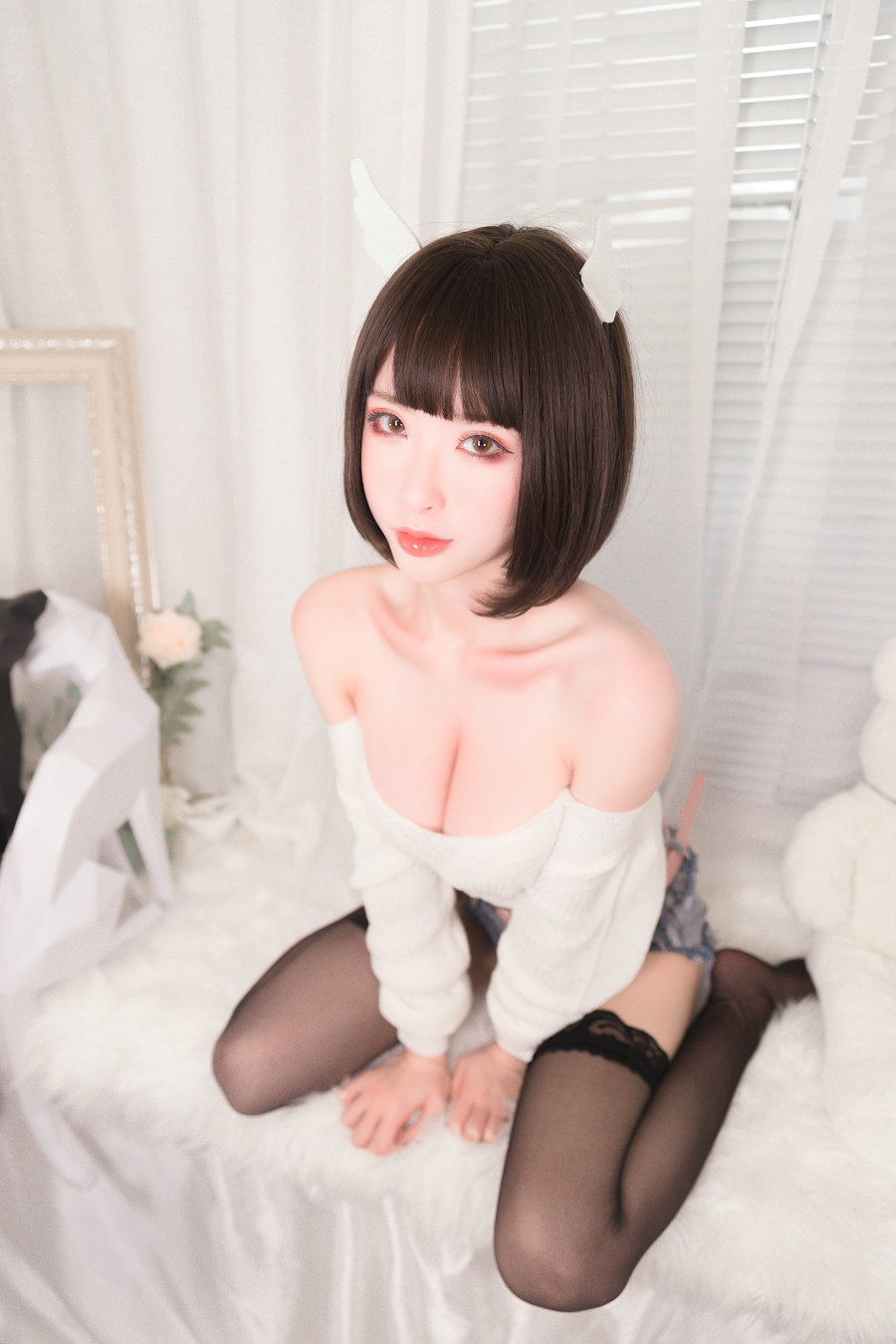 尤物清水由乃 - 白色毛衣 / 32P1V-309MB / cos萌妹-绅士图