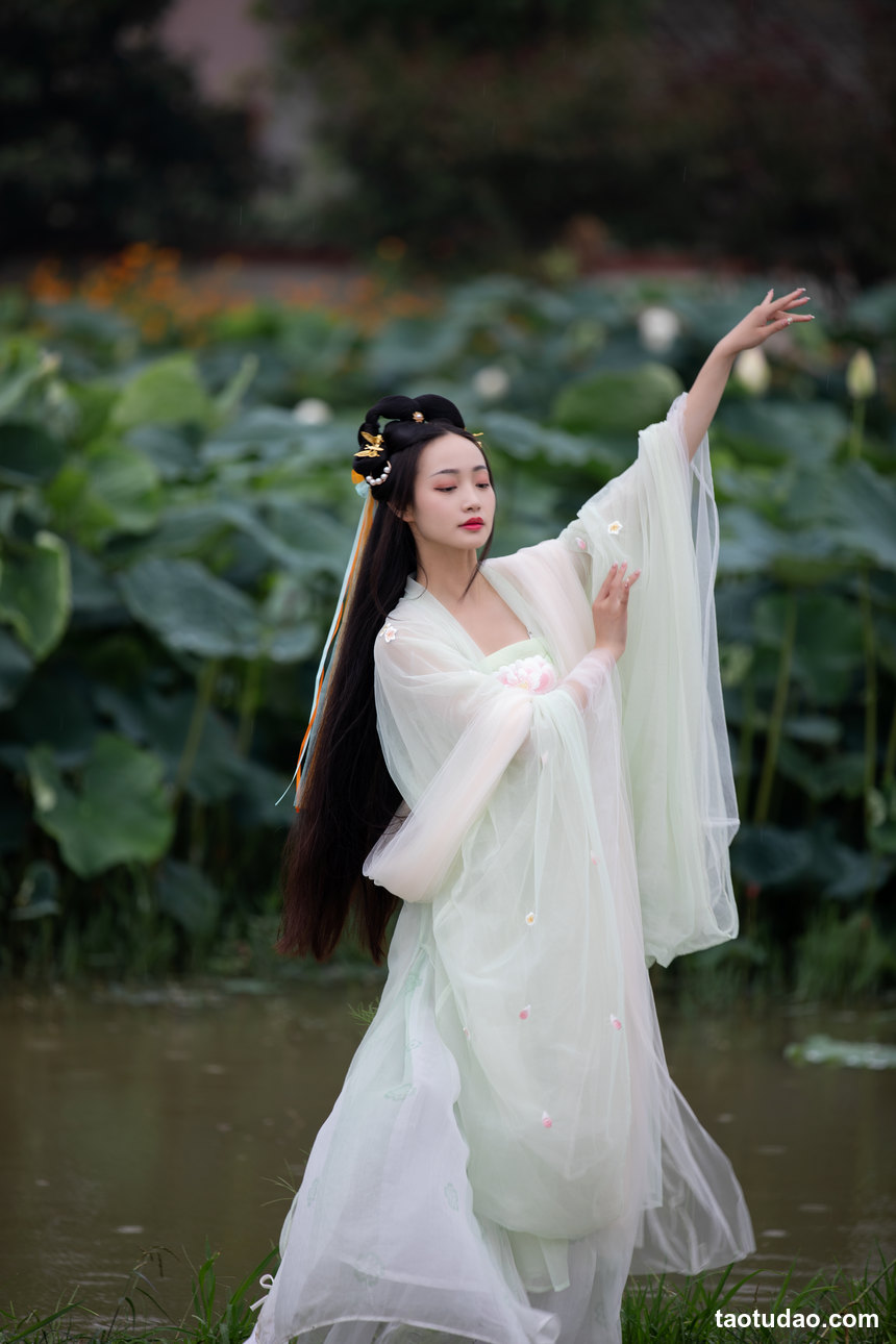 图片[2]-[YITUYU艺图语]2022.08.01 荷 凌子兮[23+1P／371MB]-绅士图