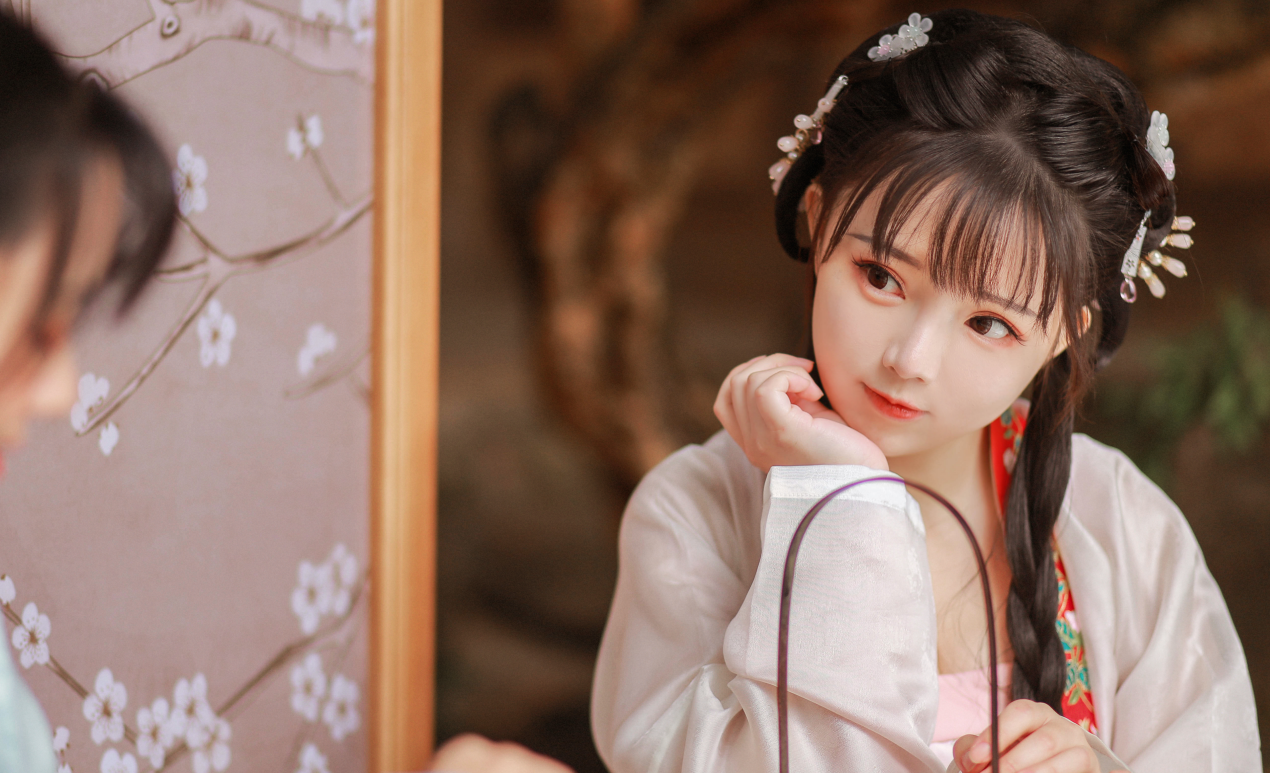 4000万粉国服萝莉王奕萌,又出神级cos,一人饰三角,公子你选谁