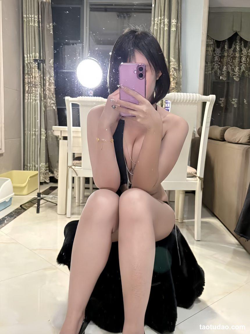 鹅鹅_连体比基尼泳装 [21P+7V-101MB]-艺库