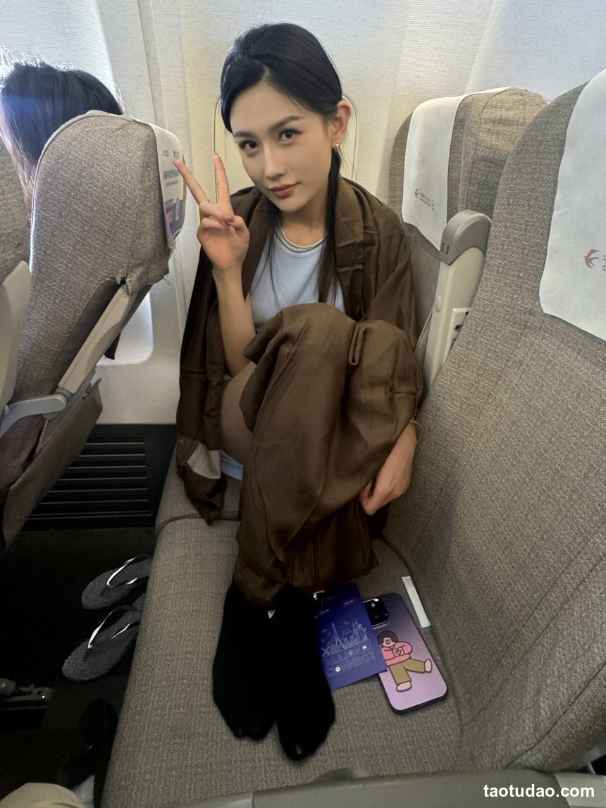 图片[2]-[Ligui丽柜] 2024.08.07 《日本旅拍第一天花絮》甜甜 [21+1P-98M]-绅士图