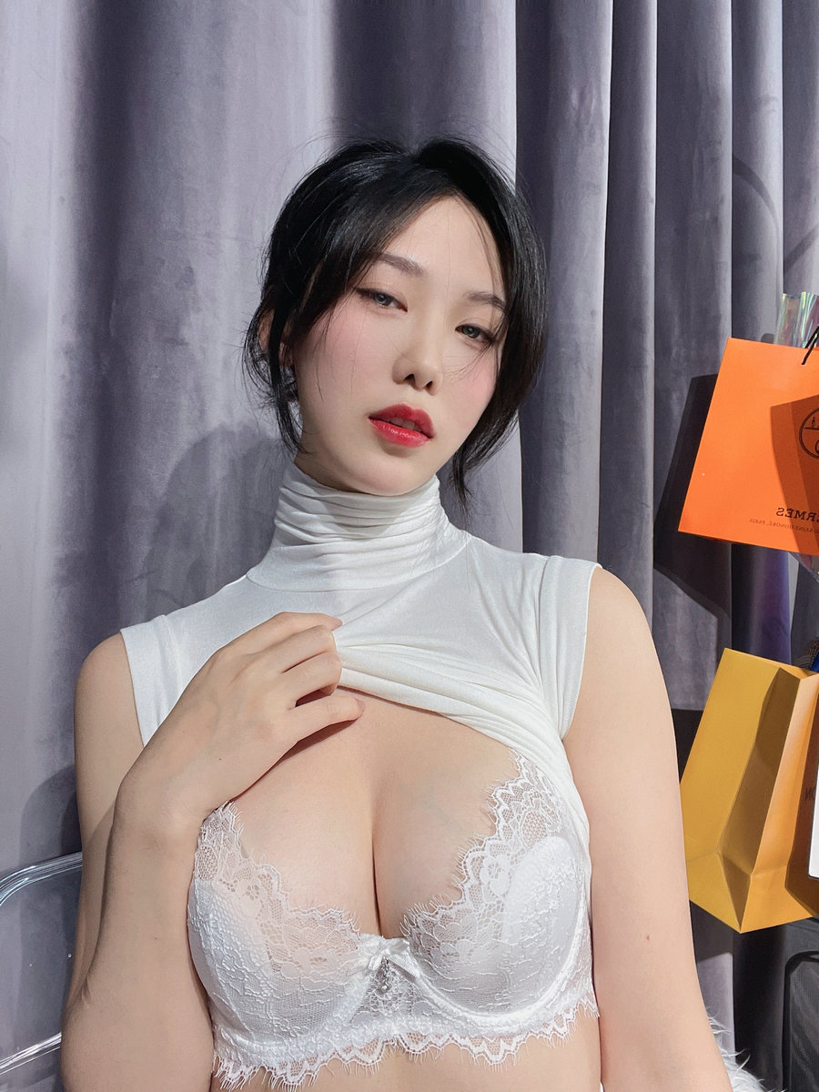 抖娘-利世图集 - 珍珠姐姐 / 42P1V-204MB / cos萌妹-绅士图