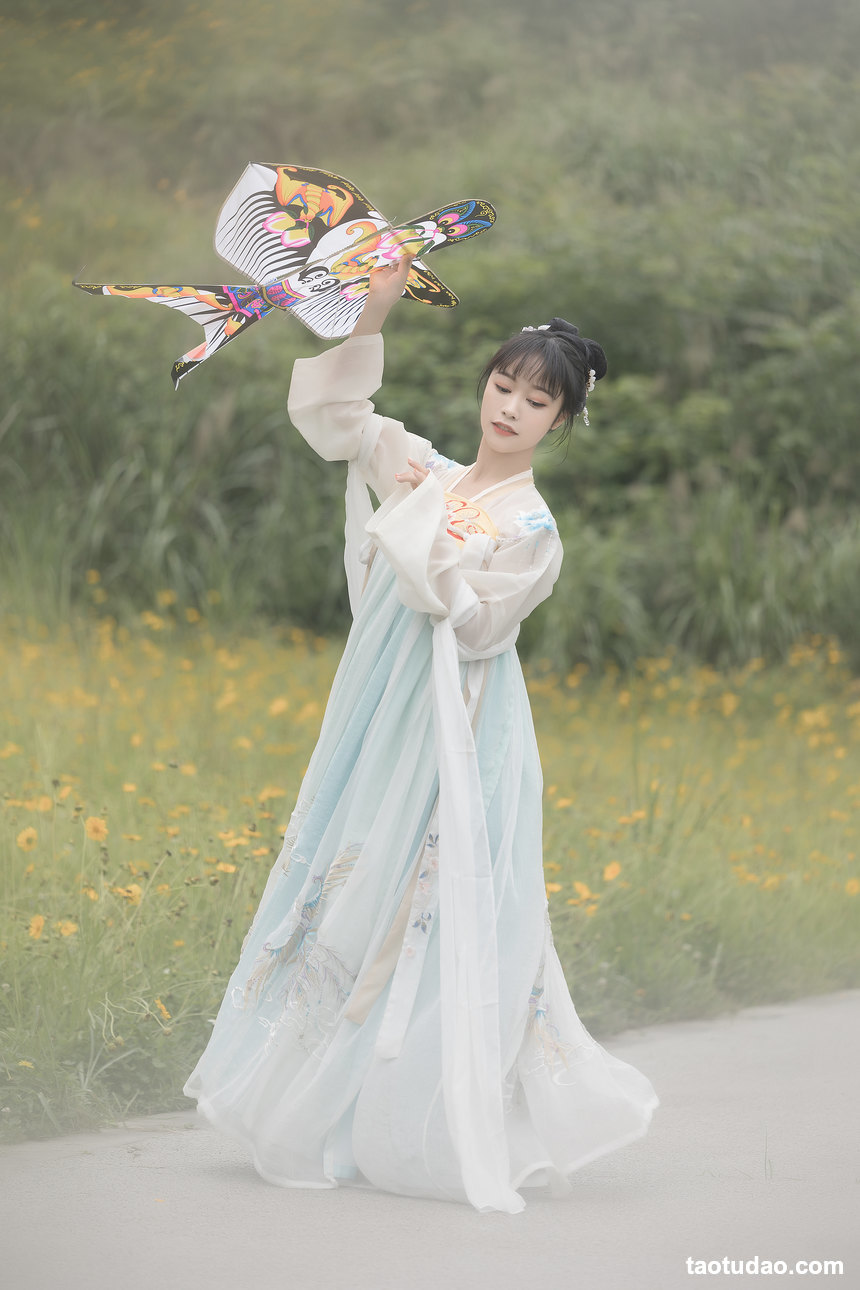 图片[2]-[YITUYU艺图语]2022.04.01 小花花 梨一依[42+1P／510MB]-绅士图