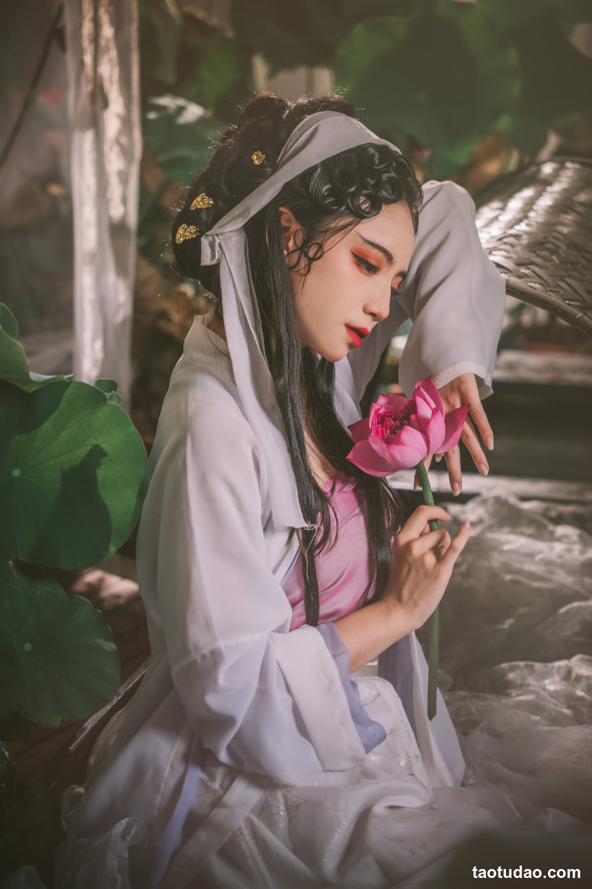 图片[2]-[YITUYU艺图语]2022.09.09 青蛇白蛇 兔子Zzz不吃胡萝卜&贰加六[31+1P／320MB]-绅士图