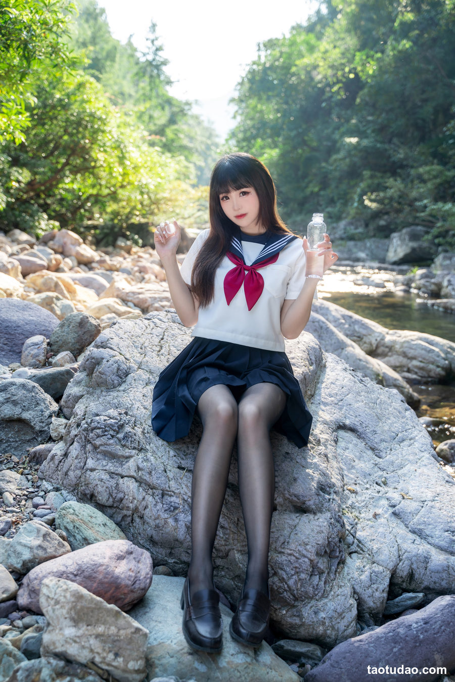 miko酱ww - mikoの小小溪流 [24P+1V-203MB]-绅士图