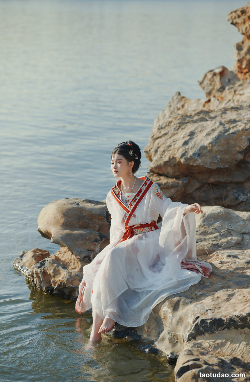 图片[4]-[YITUYU艺图语]2022.08.14 总有人间一两风 悦璃[23+1P／334MB]-绅士图