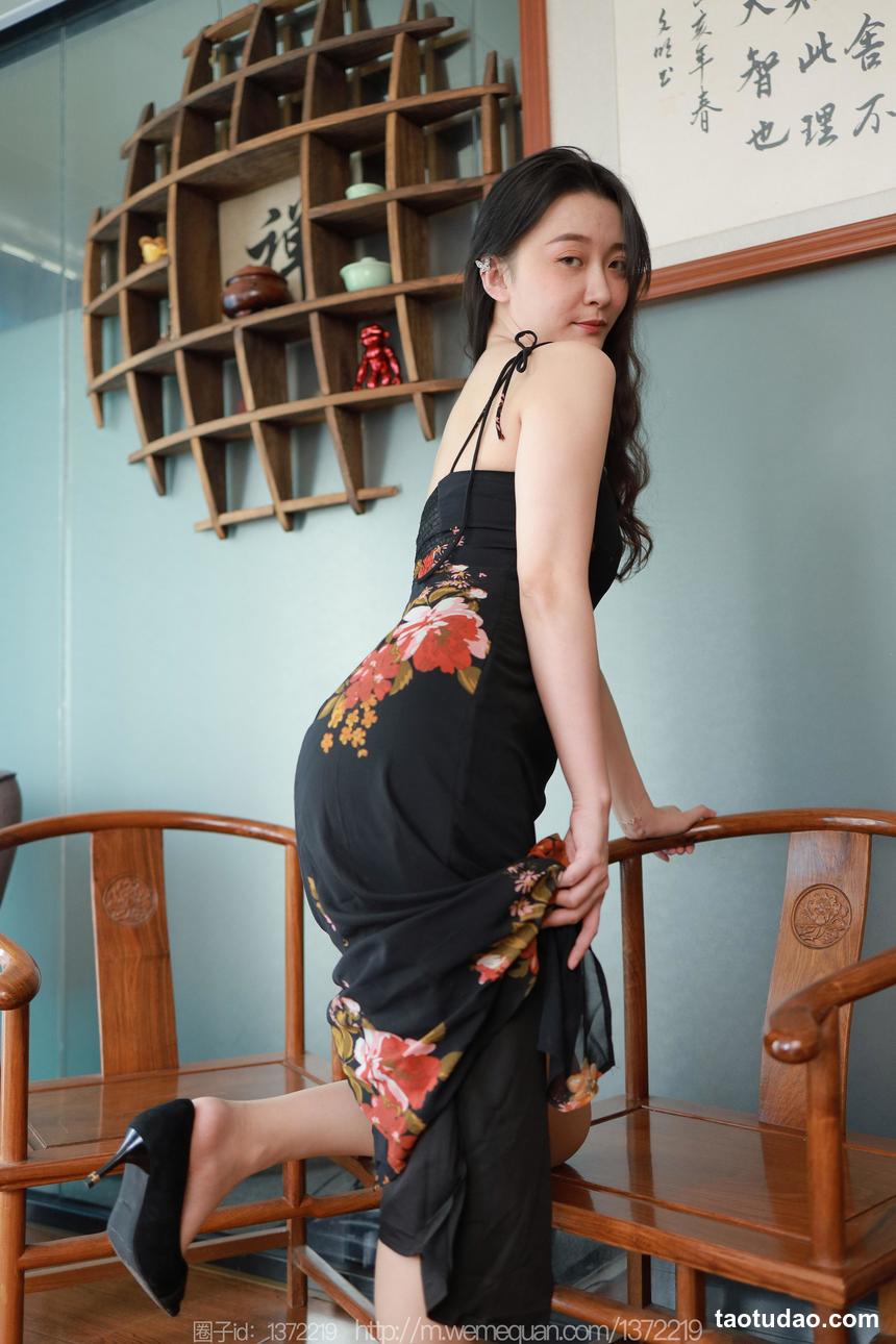 图片[2]-[IESS异思趣向] 2023.04.14 丝享家 1421 秋秋《花裙女人》[86P-105.5M]-绅士图