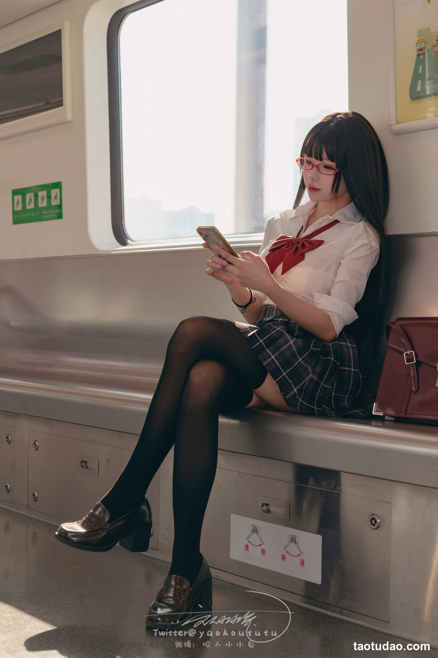 图片[2]-咬一口兔娘 – 电车惊魂 [72P-778M]-绅士图