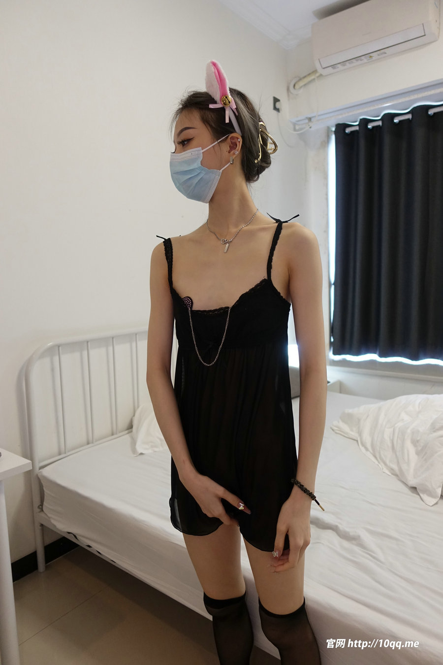 / ROSI写真 /口罩系列 2023.07.28 NO.2602 / 90P90MB / 丝袜丝足-绅士图