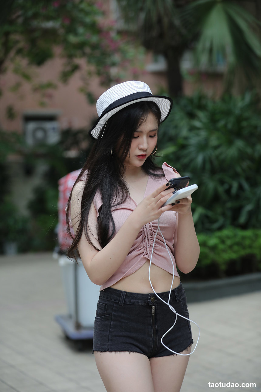 图片[3]-精选街拍作品 NO.0081 粉衣超短裤白色帽子美女高清原图[593P／500MB]-绅士图