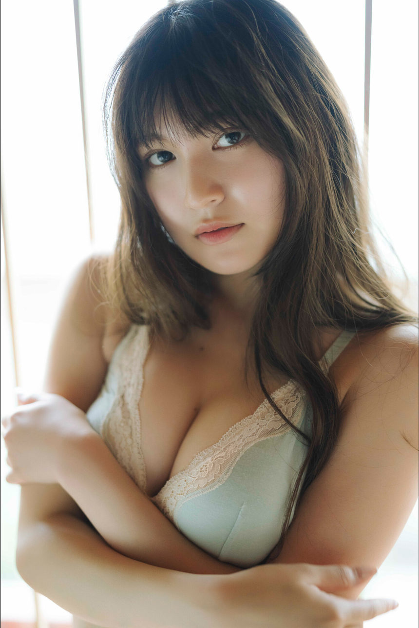 神志那結衣　ジーナに恋して　ｖｏｌ．２　１００Ｐ超豪華版　ＦＲＩＤＡＹデジタル写真集-绅士图