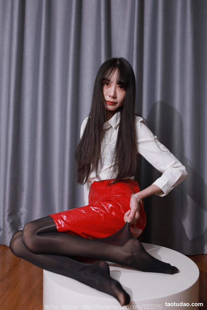 图片[4]-[IESS异思趣向] 2022.12.25 丝享家 1309 团团《红色姓感漆皮》[89P-96.2M]-绅士图