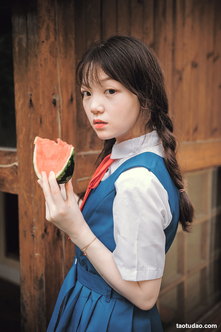 图片[2]-[YITUYU艺图语]2022.08.28 有西瓜的夏天 奶小白是金鱼[28+1P／363MB]-绅士图