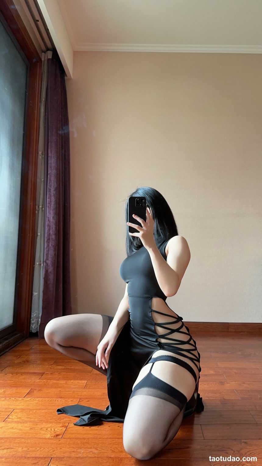 俏妞qiaoniuTT - 国风黑丝开叉旗袍 [30P-129MB]-绅士图
