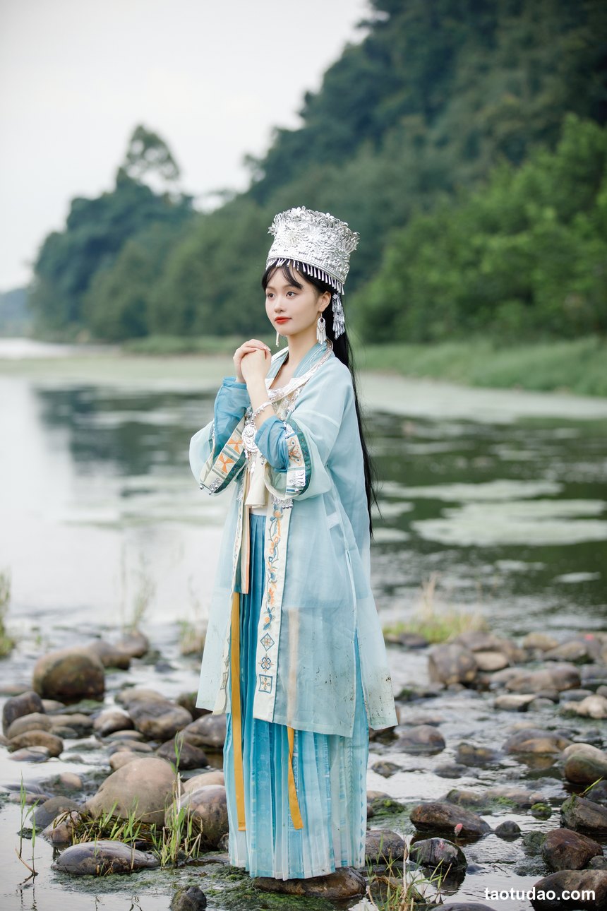 图片[3]-[YITUYU艺图语]2022.09.09 苗疆少女 王大可[21+1P／396MB]-绅士图