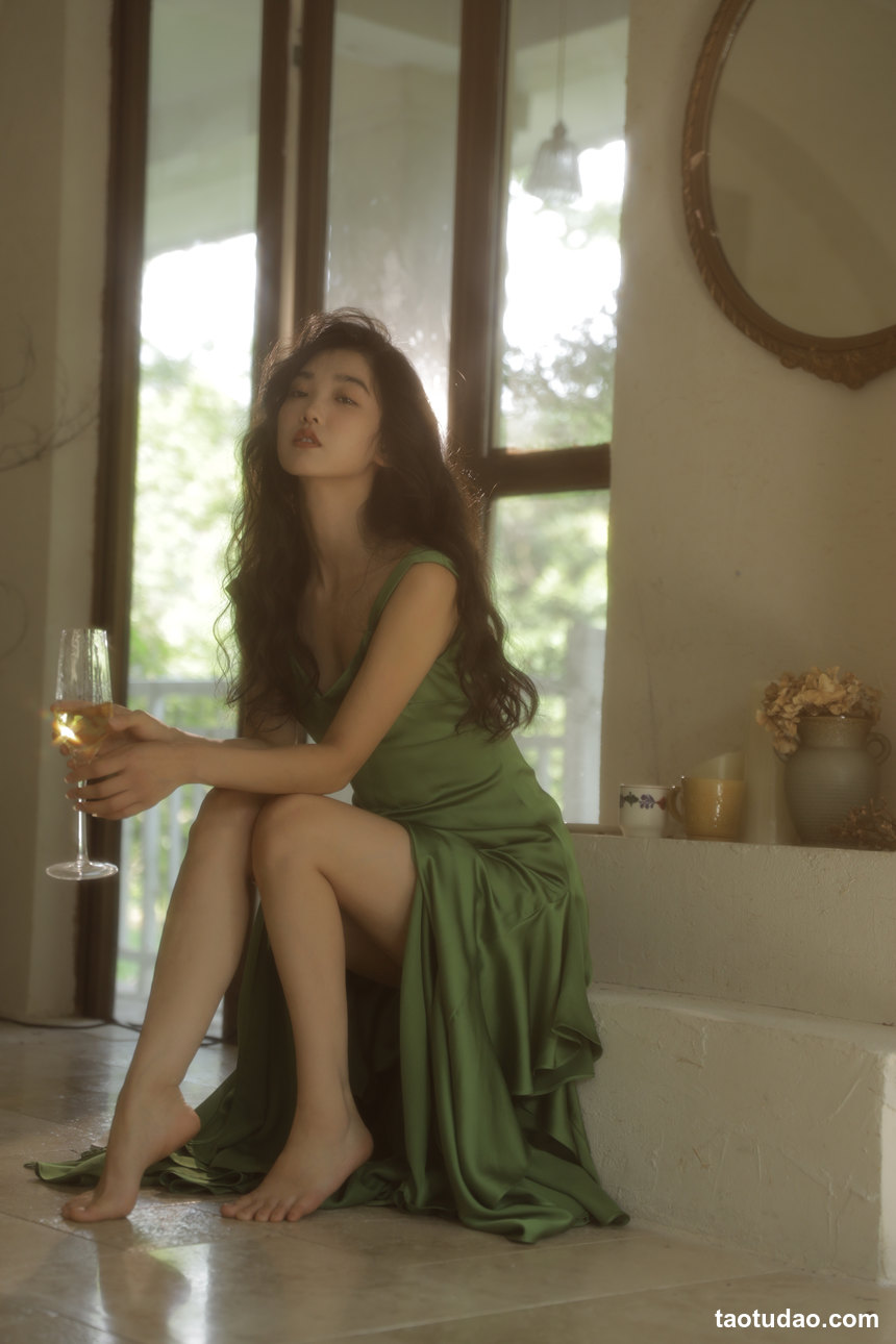 图片[2]-[YITUYU艺图语]2022.10.14 绿色连衣裙 海角的郭荣[21+1P／139MB]-绅士图