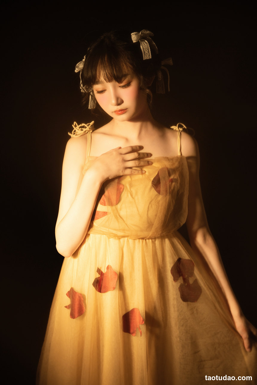 图片[2]-[YITUYU艺图语]2022.11.08 油画向日葵 阿瑶[21+1P／128MB]-绅士图