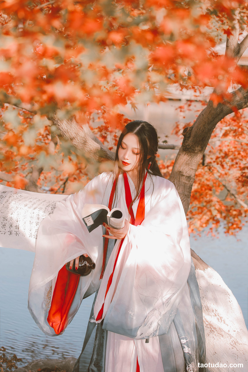 图片[2]-[YITUYU艺图语]2022.10.19 枫月 梵九[22+1P／149MB]-绅士图