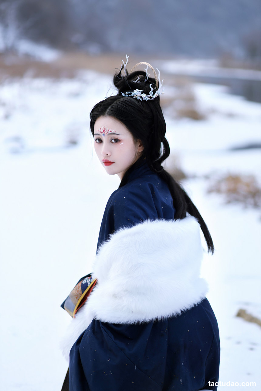 图片[2]-[YITUYU艺图语]2022.06.05 雪山山神 青霜鹅[21+1P／302MB]-绅士图