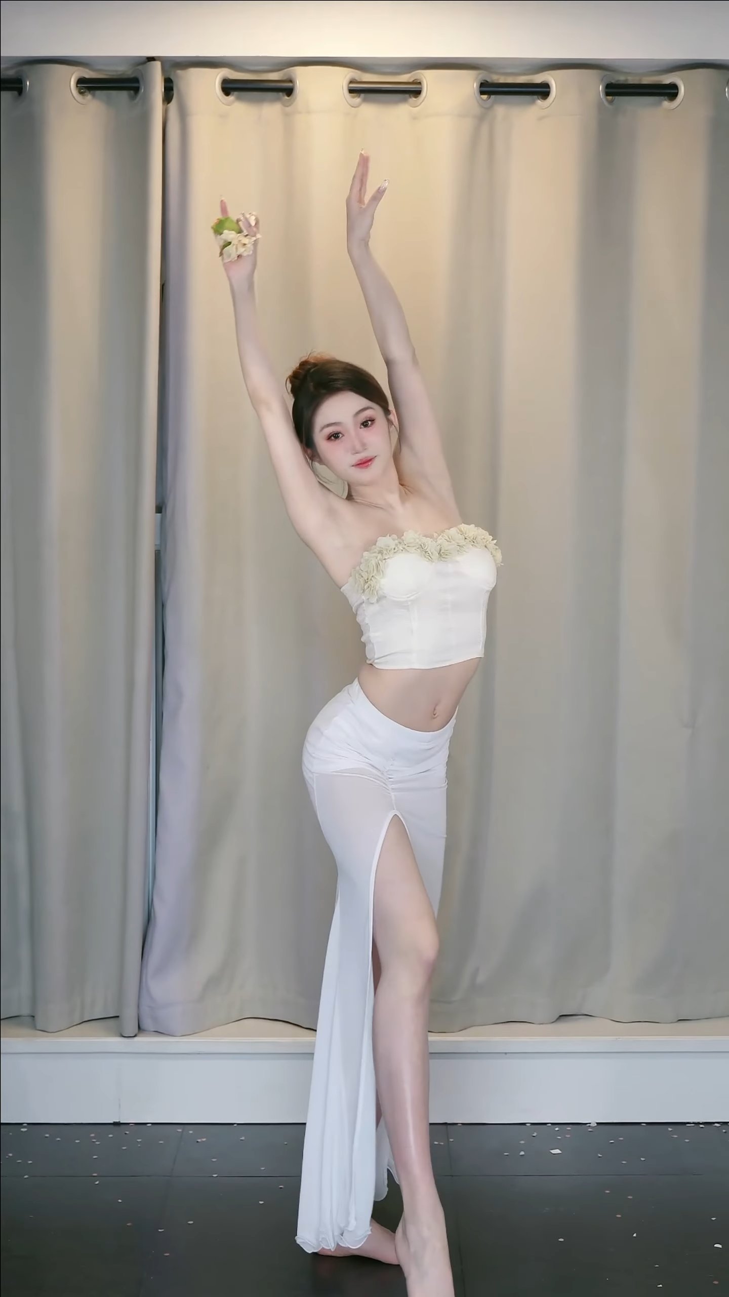 美女热舞1061 / 饭拍视频-艺库