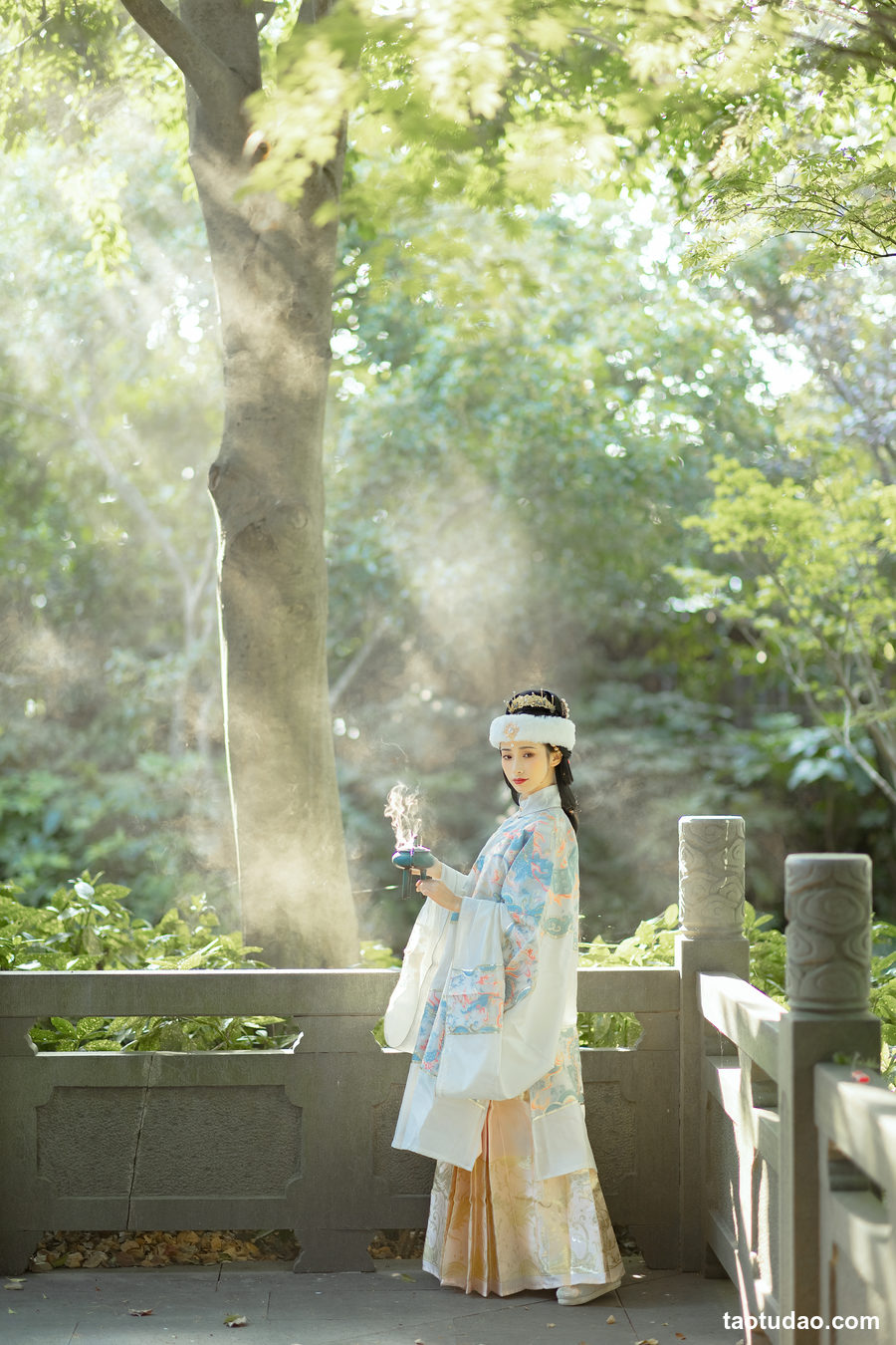 图片[3]-[YITUYU艺图语]2023.03.05 秋游湖心亭 眸小妖[51+1P／474MB]-绅士图