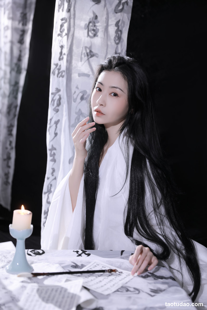 图片[2]-[YITUYU艺图语]2023.01.02 提笔写月 媛媛月舞[19+1P／181MB]-绅士图