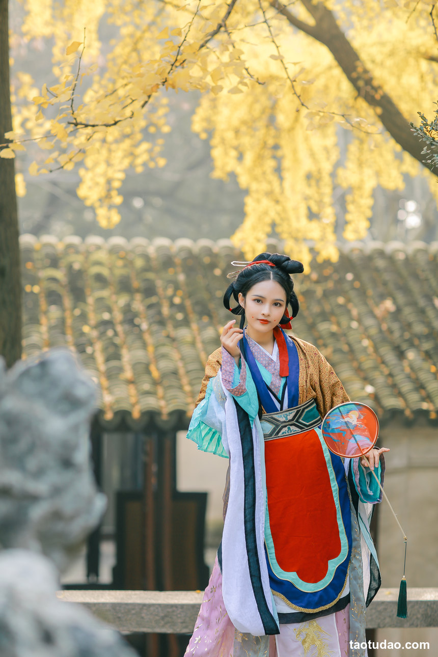 图片[3]-[YITUYU艺图语]2022.07.26 愁红 溪木若颖[24+1P／197MB]-绅士图