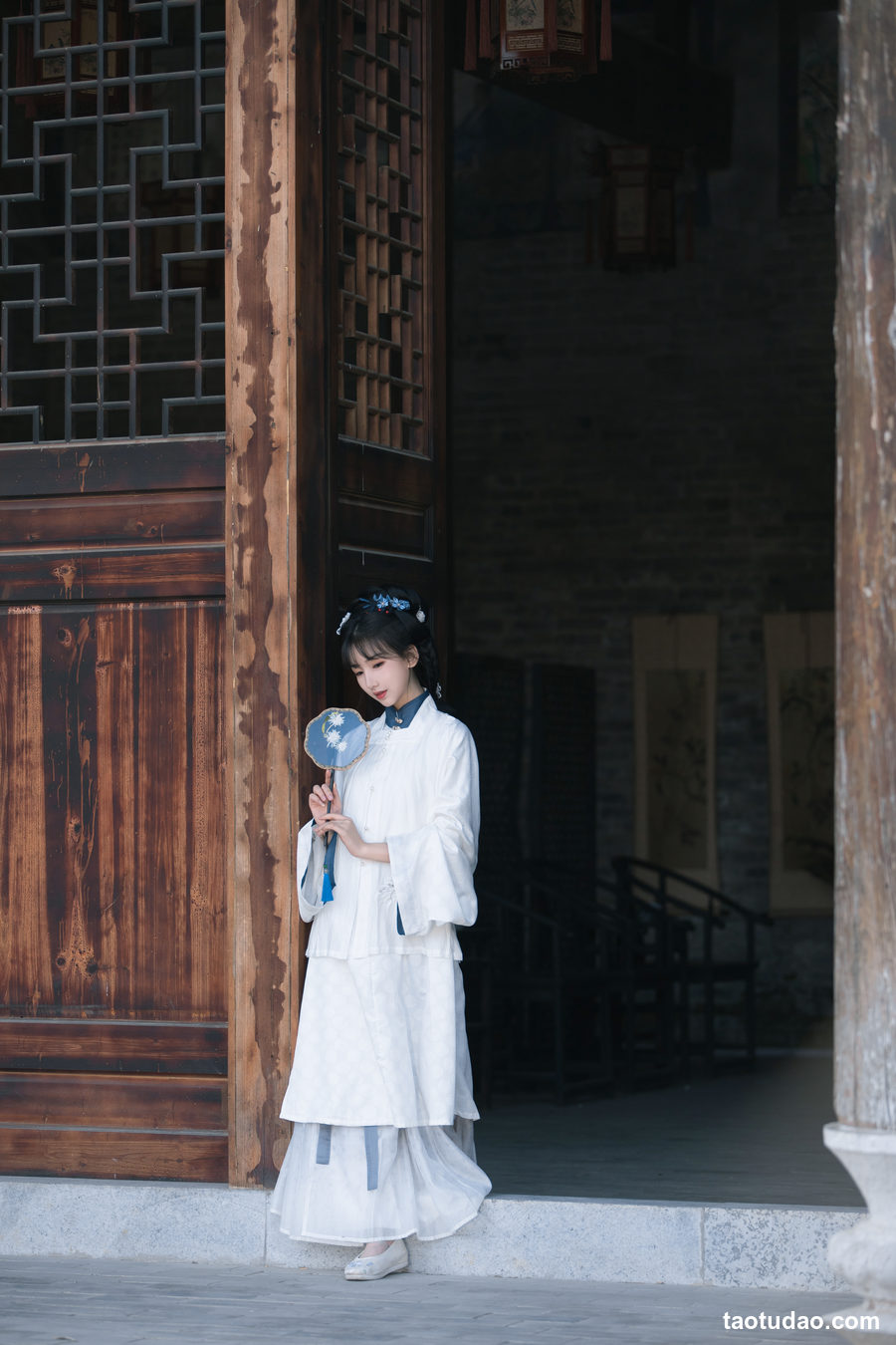 图片[3]-[YITUYU艺图语]2023.05.01 咏菊 五月兔[34+1P／565MB]-绅士图