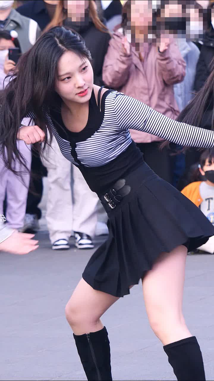 230225 댄스팀 4TEN (포텐) – Ditto (명경) 직캠 [4X4 DANCE CREW 신촌버스킹] / 饭拍视频-艺库