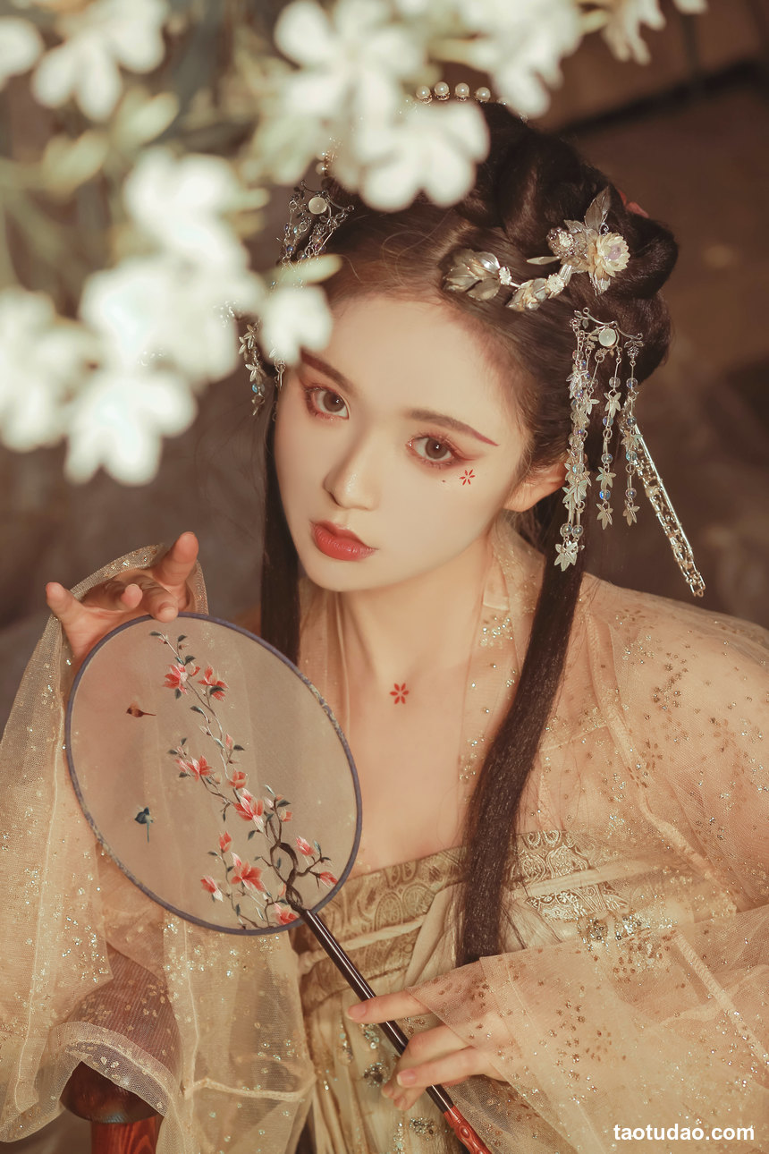 图片[2]-[YITUYU艺图语]2022.11.30 满身花影倩人扶 奶文文[22+1P／109MB]-绅士图