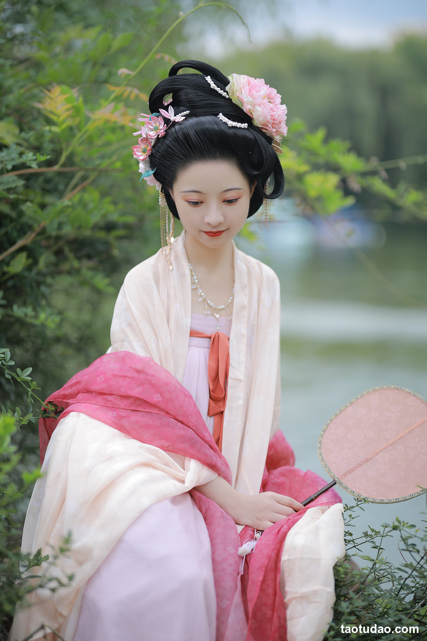 图片[2]-[YITUYU艺图语]2022.09.23 风月偏爱宴旧人 YunFleur[35+1P／682MB]-绅士图