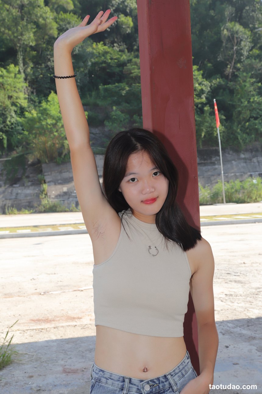 图片[3]-Pary摄影 NO.021 极品美女校花思思全程赤脚拍照后亮出脏脚底[130P／475MB]-绅士图