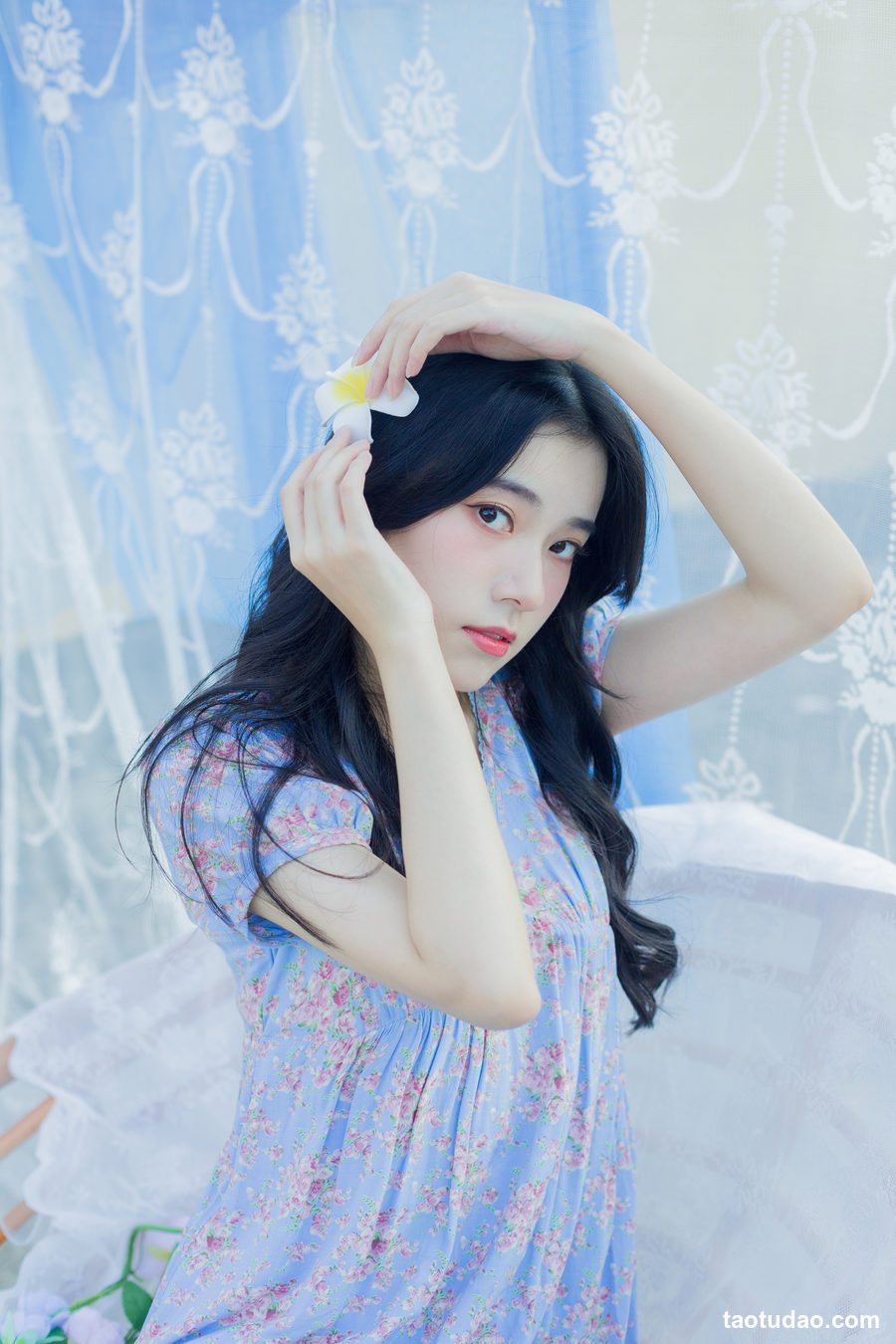 图片[3]-[YITUYU艺图语]2023.02.13 天台造梦 靜鏡婧[28+1P／296MB]-绅士图